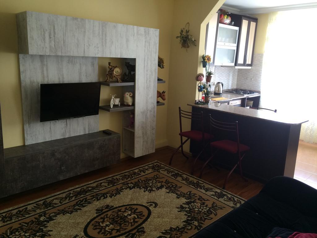 Apartment On Khinikadze 4 巴统 外观 照片